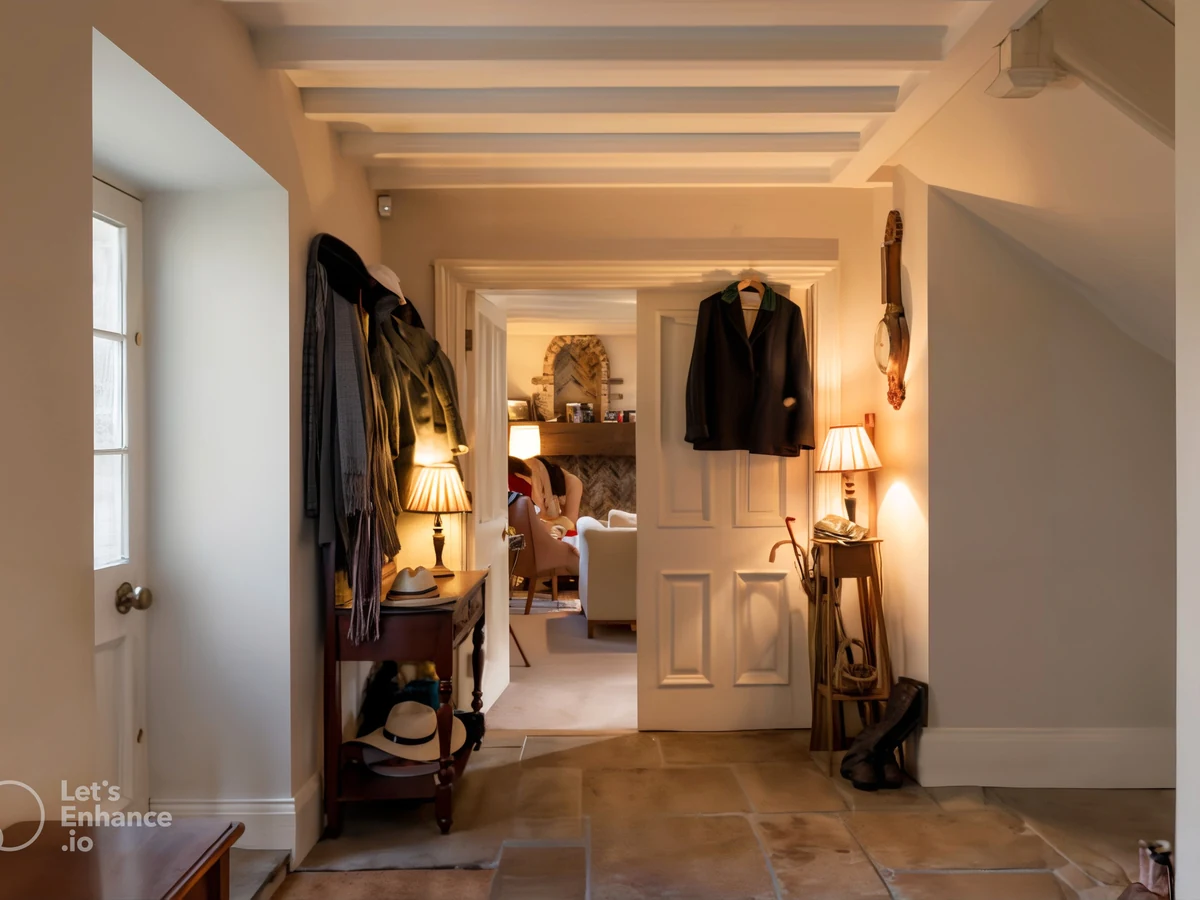 Victorian hallway painting expertise in Chesterfield by Chesterfield Decorators