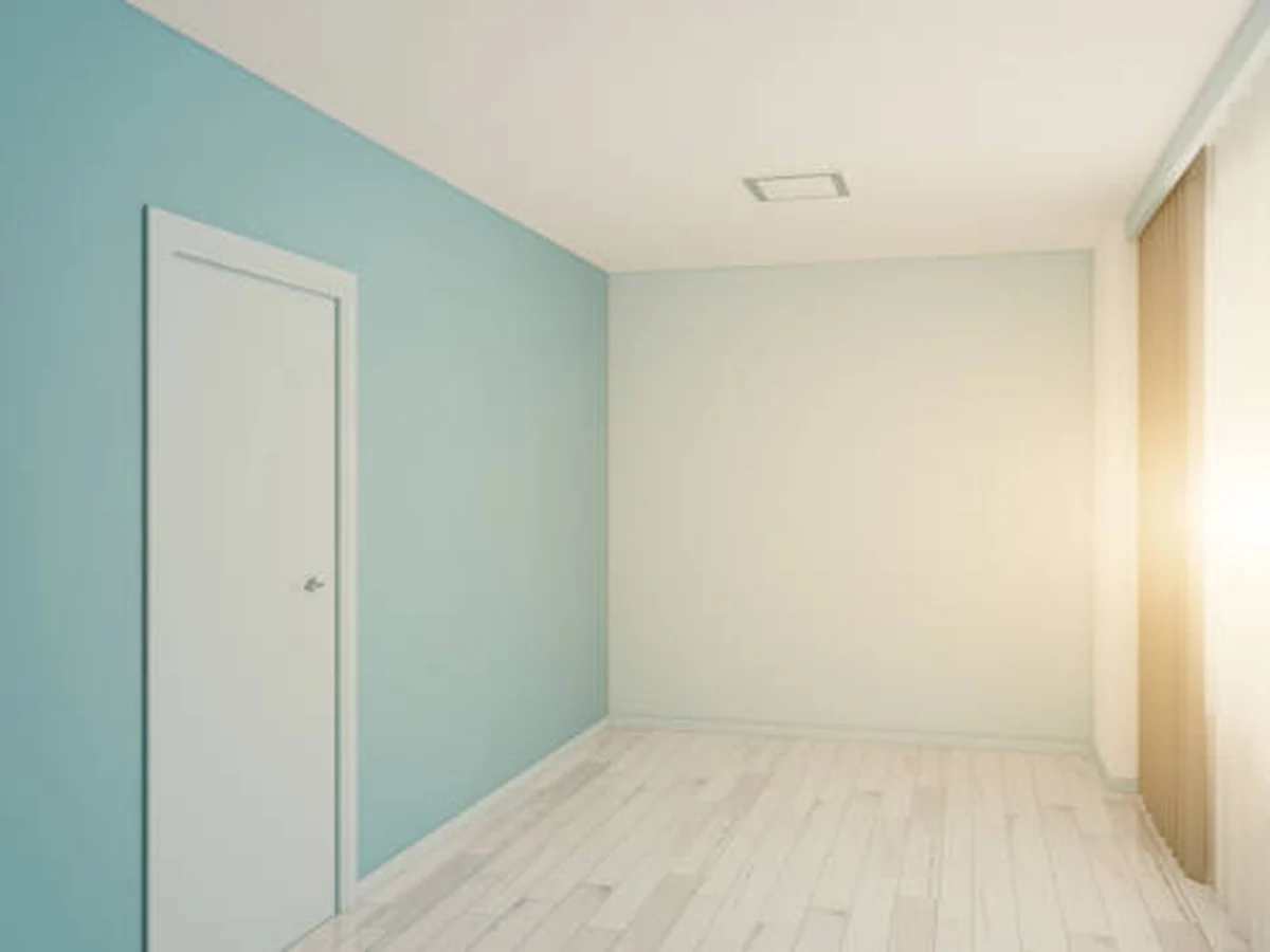 interior-painting-empty-room-pale-chesterfield-decorators Interior painting in Somercotes — freshly decorated pale room by Chesterfield Decorators