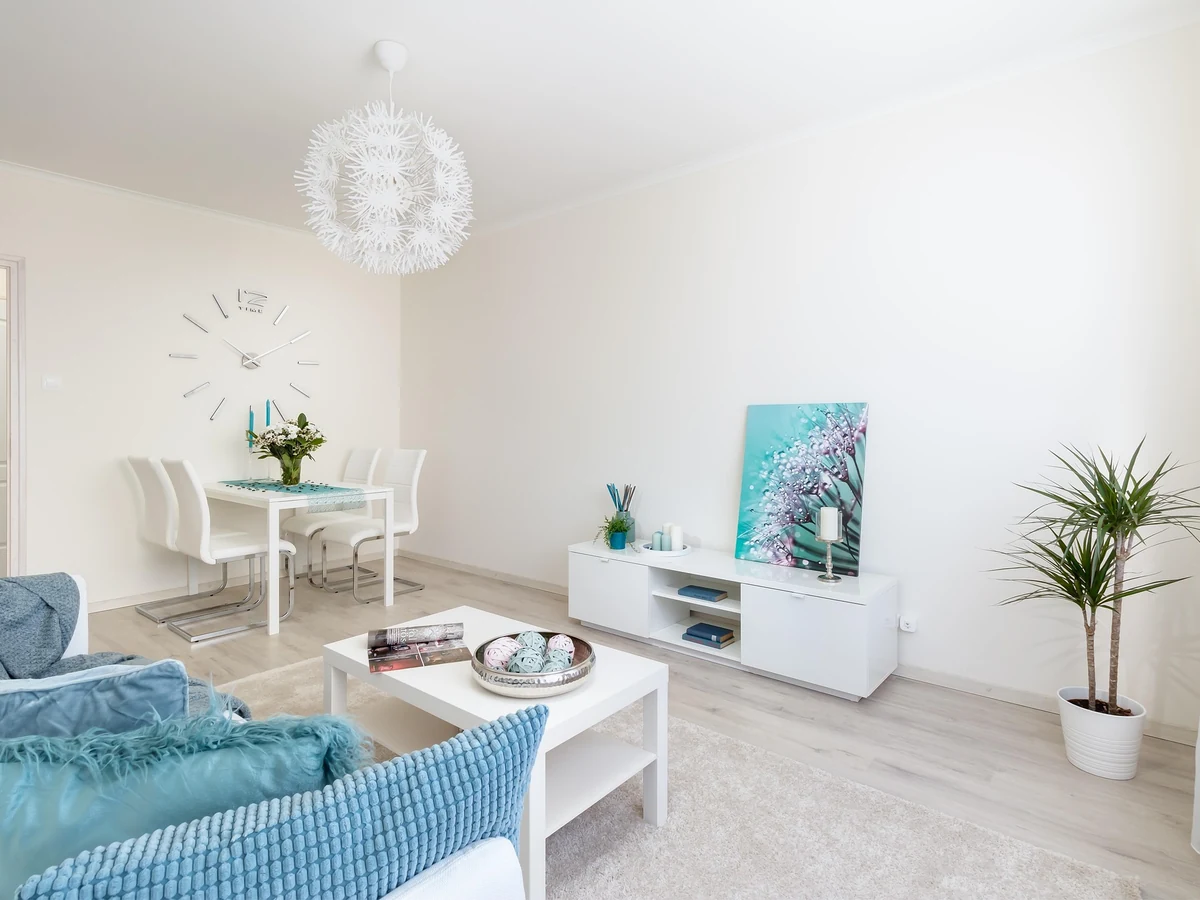 Living room painting costs in Chesterfield - airy white living room by Chesterfield Decorators